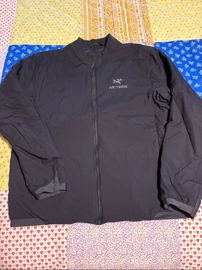 Arc'teryx Black Lightweight Men's Zip-Front Jacket